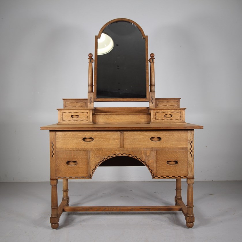 Buy, Sell Antiques Online Website - Decorative Collective