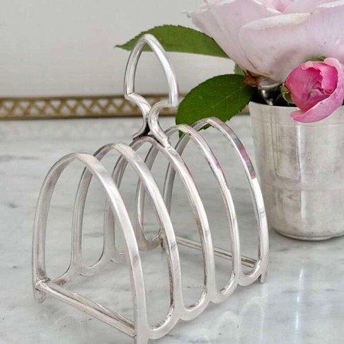 Sweet English Art Deco silver plated toast rack