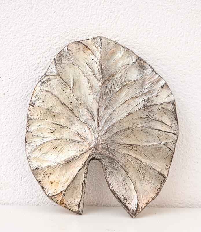 Mid Century Silvered Bronze Lily Leaf By Chrystaine Charles-3details-d9eecdd1-be16-4695-862e-2457cfee1952-main-638122258916918990.jpeg