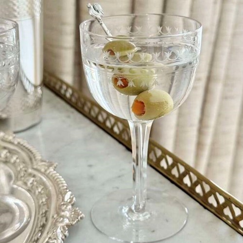 Six fine quality Edwardian engraved crystal glasses c1900