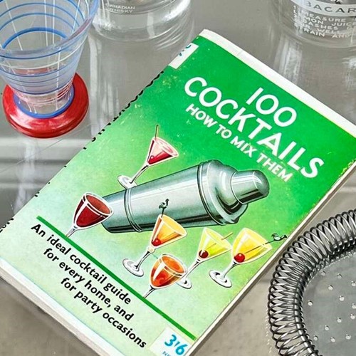 100 Cocktails How to Mix Them (1961 edition) Cocktail Recipe Book