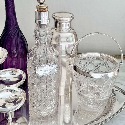 Excellent Victorian cut crystal Whiskey decanter bottle set