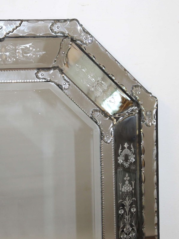 Magnificent Antique Cushioned Venetian Mirror-694e0ff8-bd90-46cb-9fa5-fe269cd9e0ab.jpg