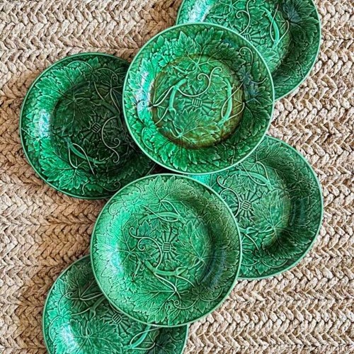6 Victorian Wedgwood Green Leaf Plates