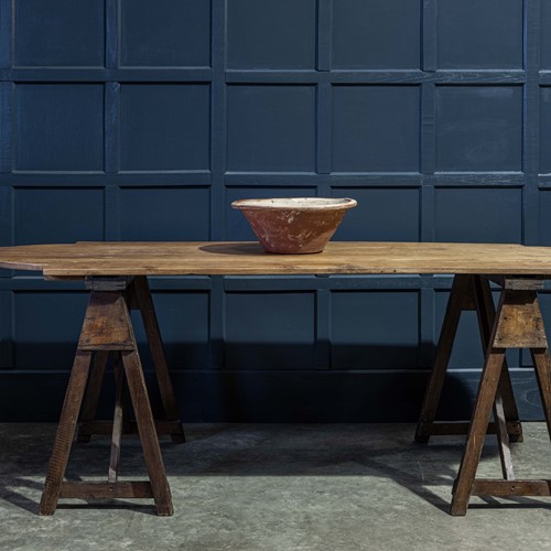 Oak Harvest Trestle Table