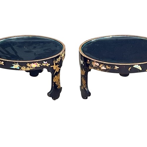 Set Of Two 20Th Century Chinoiserie Chinoiserie Occasional Tables