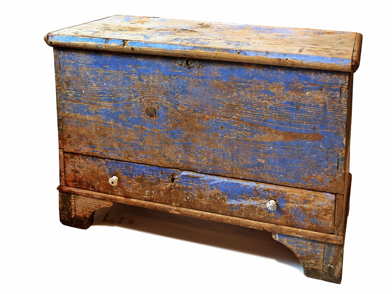  Painted 19Thc. Pine Coffer From Denmark-aeology-at-relic-antiques-relic-antiques-16605-main-637712915913487466.jpg