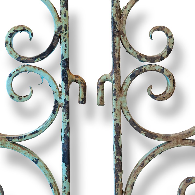 Pair of Small 19th Century French Iron Gates-aeology-at-relic-antiques-relic-antiques-49992-main-637178910859142373.jpg