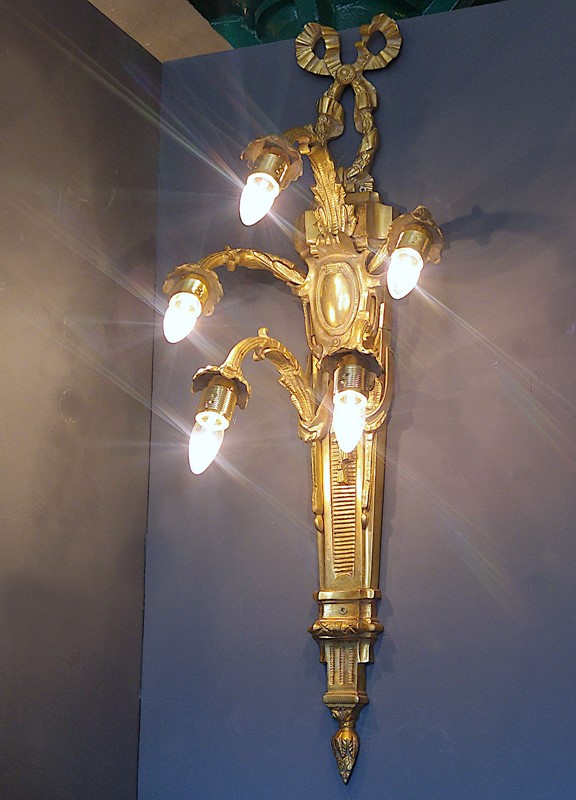 Antique decorative cast brass wall light-andy-thornton-atvmlie0092a-main-637190925447312307.jpg