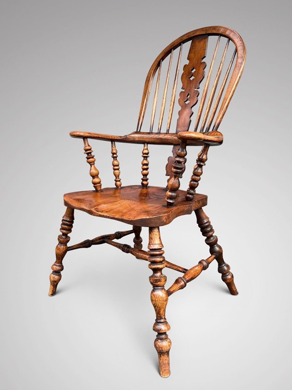 19th C Elm Broad Arm Windsor Chair-anthony-short-antiques-xchairs-811-main-637787944723885076.jpeg