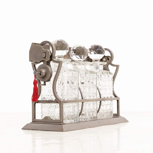 Early 20Th Century Edwardian Tantalus Drinks Decanter Set