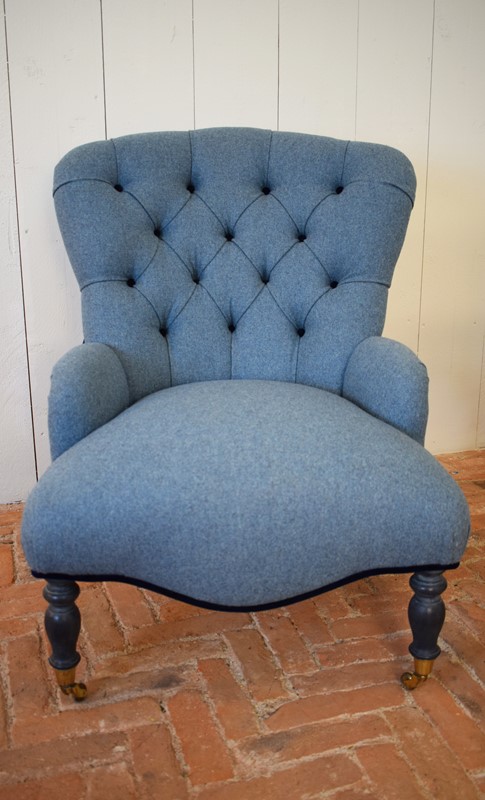 A beautifully reupholstered 1980’s tub chair-antiquum-dsc-0030-main-637463250355058958.JPG