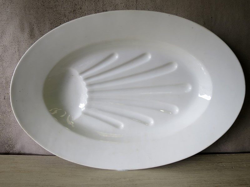 White Porcelain Carving Platter -appley-hoare-MeatPlatter-main-636765055270498473.jpg