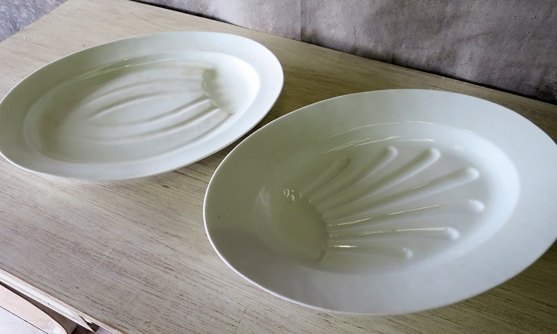 White Porcelain Carving Platter -appley-hoare-MeatPlatter3-main-636765056607671160.jpg