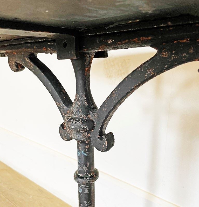 A Lovely 19Th C French Oval Cast Iron Table - Circa 1880-appley-hoare-blackovaltable4-main-638249510610221509.jpg