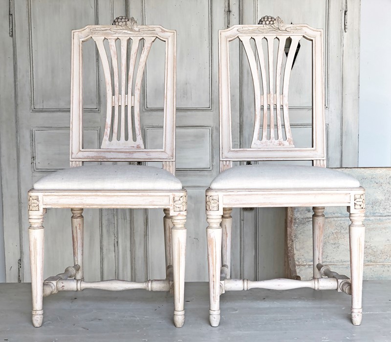 A Pair of Swedish 20th c side Chairs - circa 1950-appley-hoare-prgrapechairs-main-637670703189086226.jpg