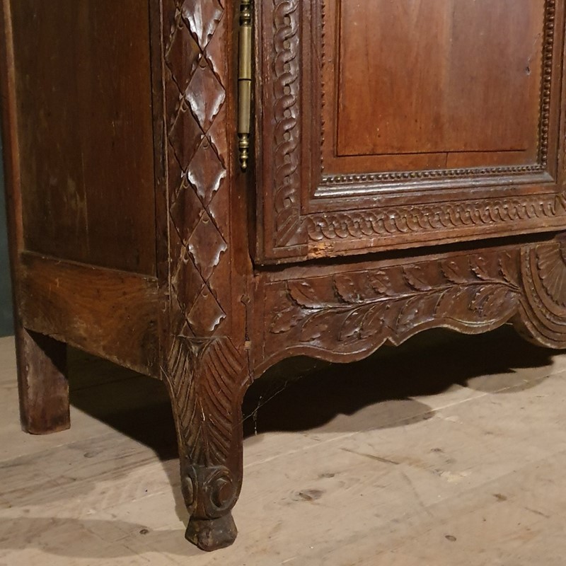 French Oak Armoire-arcadia-antiques-20191213-120808-main-637118573159855068.JPG
