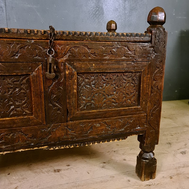 Chip Carved Coffer-arcadia-antiques-20201207-110359-main-637429418685796437.jpg