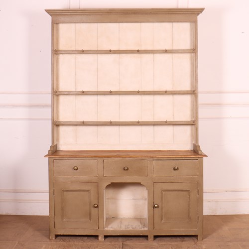 Welsh Painted Dog Kennel Dresser
