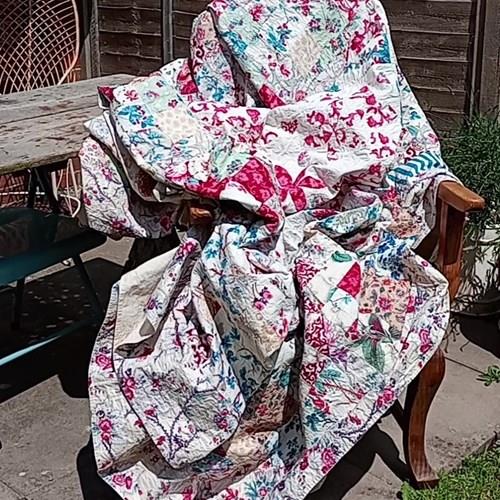 Vintage Floral Patchwork Quilt