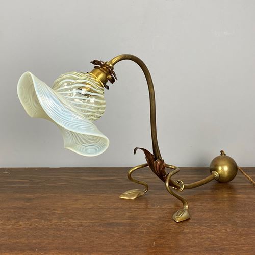 Original Art Nouveau Vaseline Glass Table Lamp (22522)