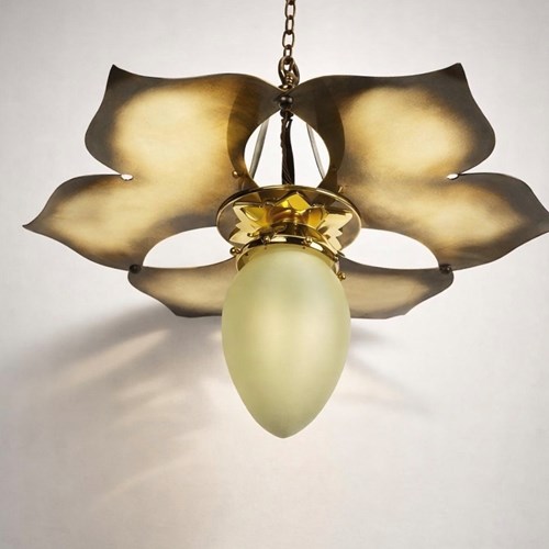 Ashby Three Leaf Reflector Light (56225)