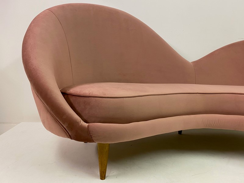 1950s Style Italian Sofa in Soft Pink Velvet-august-interiors-img-3377-main-637566045015769003.jpeg