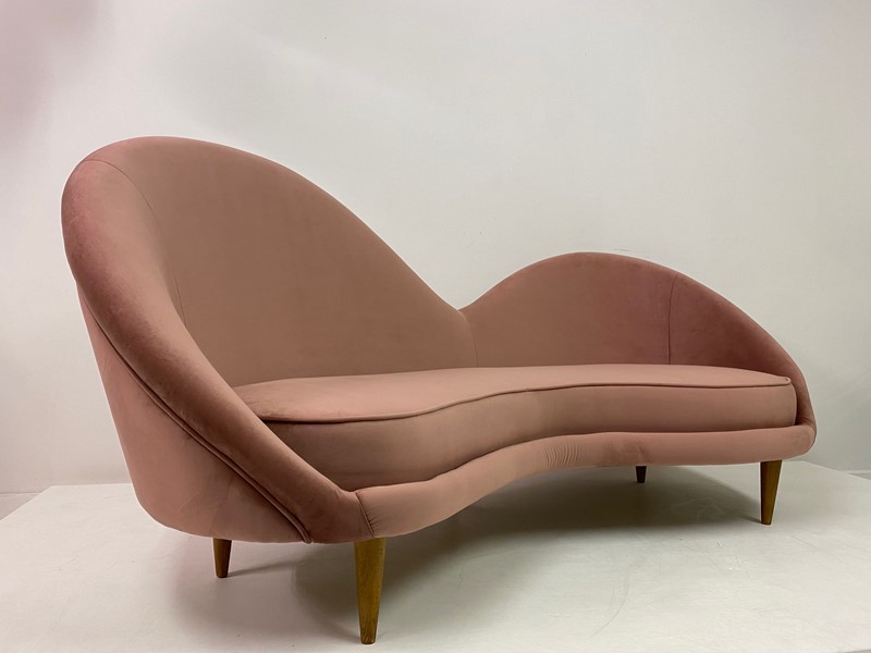 1950s Style Italian Sofa in Soft Pink Velvet-august-interiors-img-3378-main-637566045101549940.jpeg