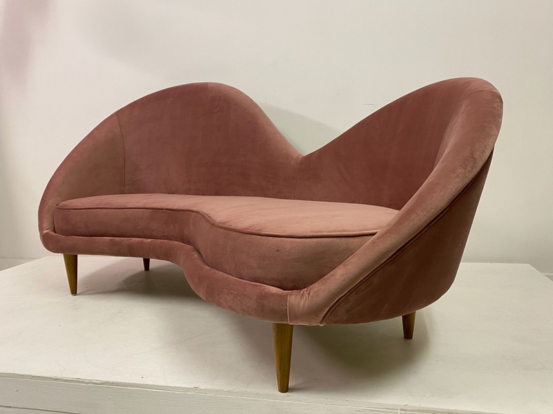 1950s Style Italian Sofa in Soft Pink Velvet-august-interiors-img-3384-main-637566045410458783.jpeg