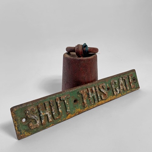 London & Southwestern Railway Painted Cast Iron Sign: ‘Shut This Gate’