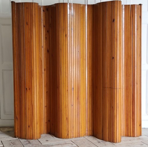 1920S/40S French Pine Articulated Tambour Screen In The Manner Of Baumann