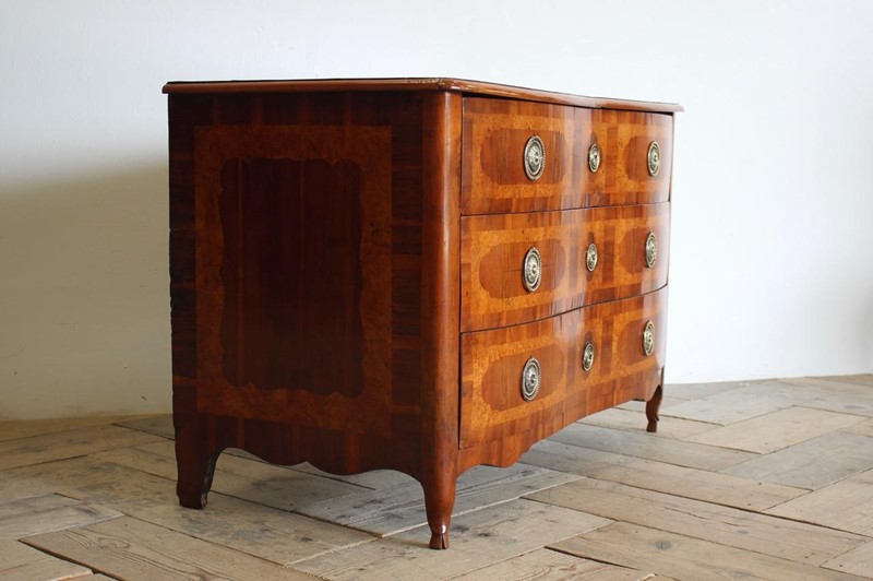 19th Cent Walnut & Burr Maple Serpentine Commode-brownrigg-early-19th-century-walnut-and-burr-maple-serpentine-commode-842-e4-main-637578907180509626.jpeg