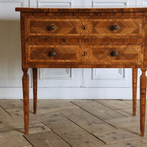 Late 18Th Century Italian Marquetry Commode In Walnut