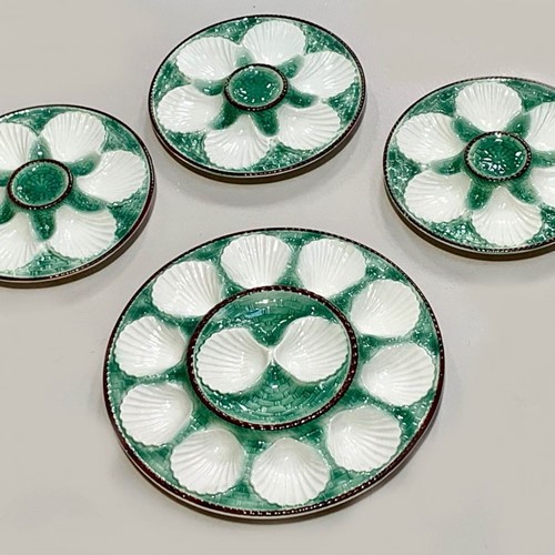 Set Of 12 Majolica Oyster Plates And Serving Dish