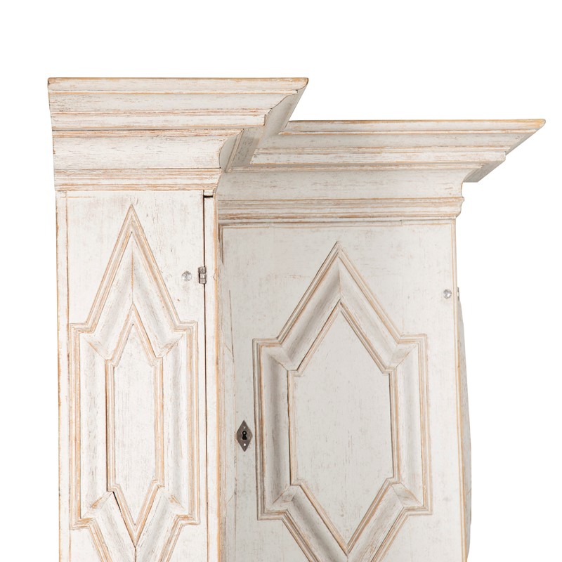 18Th Century Baroque Corner Cabinet-christopher-hall-antiques-cornercabinet-01-main-637971282004826971.jpg