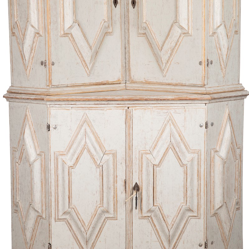 18Th Century Baroque Corner Cabinet-christopher-hall-antiques-cornercabinet-07-main-637971282154983604.jpg