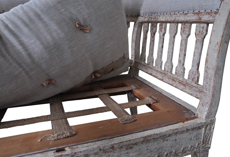 Period Gustavian Long Sofa in Original Paint-christopher-hall-antiques-longsofa-04-main-637525344101587937.jpg