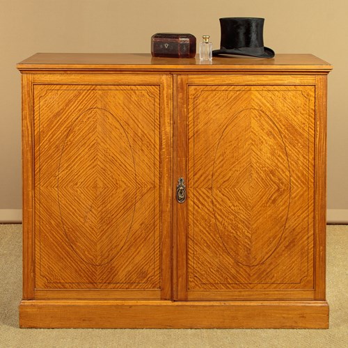 Satinwood Linen Press By Waring & Gillow C.1910