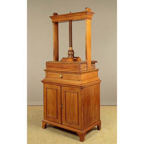 Oak Linen Press C.1880