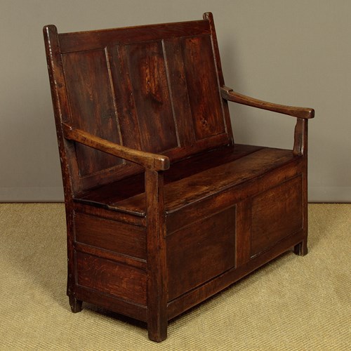 Small Welsh Oak Box Settle C.1800