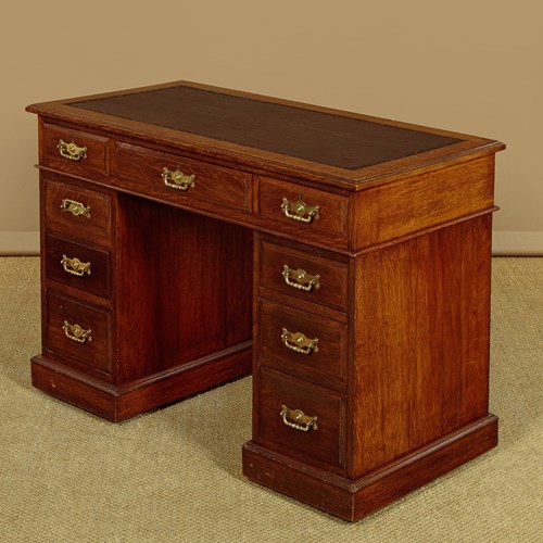 Small Oak Pedestal Desk C.1890