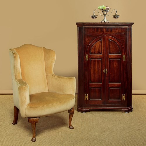 Georgian Mahogany Corner Cupboard C.1780