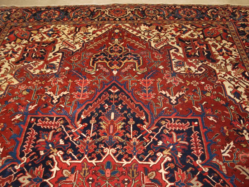 Antique Heriz Carpet of Good Room Size-cotswold-oriental-rugs-p5011784-main-637866530971662126.JPG