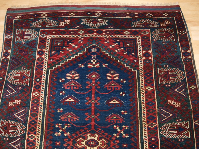 A Turkish Dosemealti Rug Of Traditional Design-cotswold-oriental-rugs-p5012299-main-637867389912896955.JPG