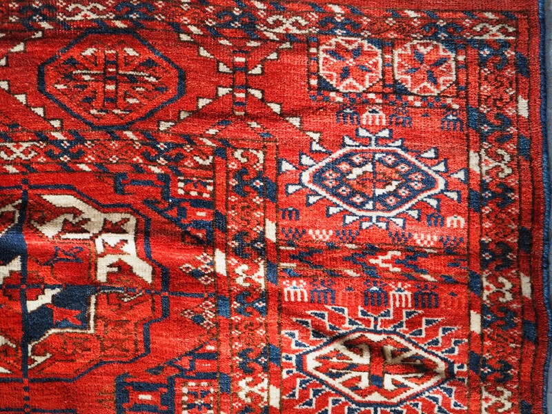 An excellent Tekke Turkmen main carpet -cotswold-oriental-rugs-p7050030-main-637757069933072720.JPG