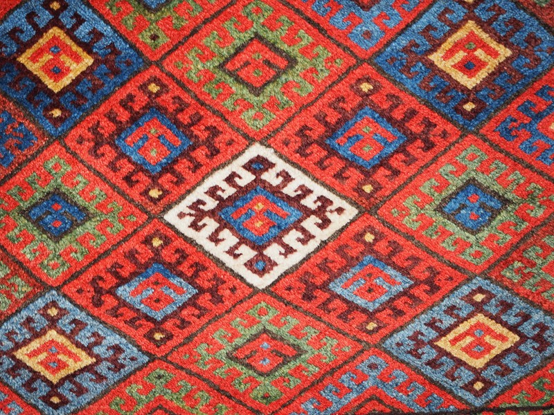 Antique Jaf Kurd bag face -cotswold-oriental-rugs-p7150154-main-637757053741574326.JPG