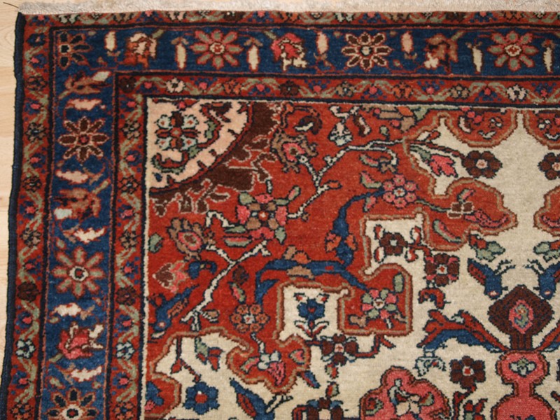 A Good Example Of A North West Persian Tafresh-cotswold-oriental-rugs-pb068095-main-637889210480339321.JPG