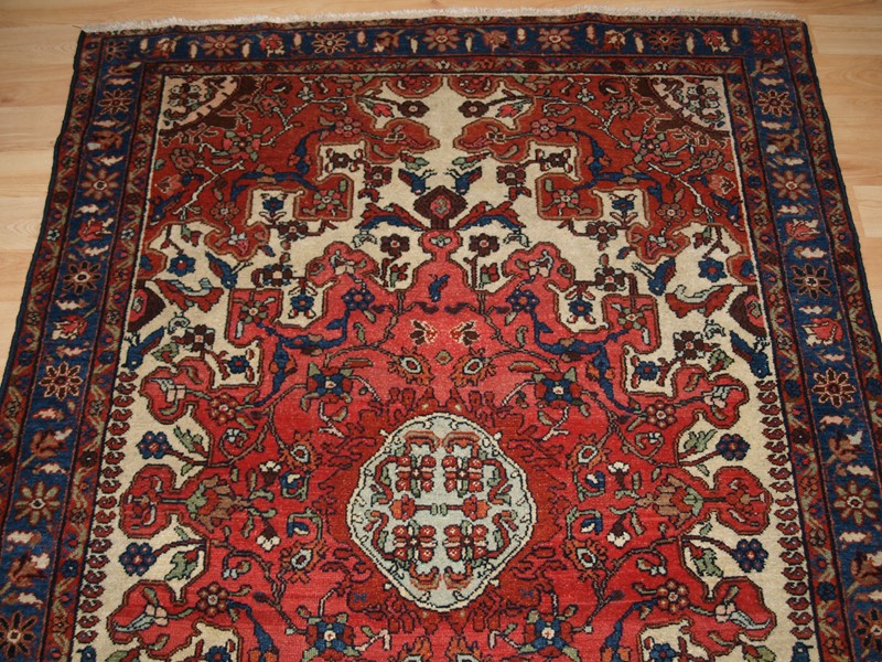 A Good Example Of A North West Persian Tafresh-cotswold-oriental-rugs-pb068096-main-637889210575373367.JPG