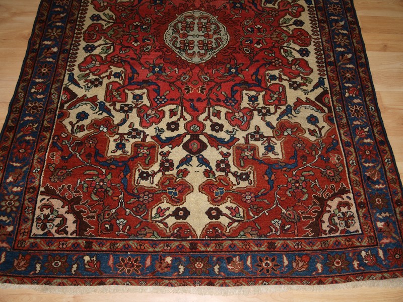 A Good Example Of A North West Persian Tafresh-cotswold-oriental-rugs-pb068098-main-637889210737777398.JPG