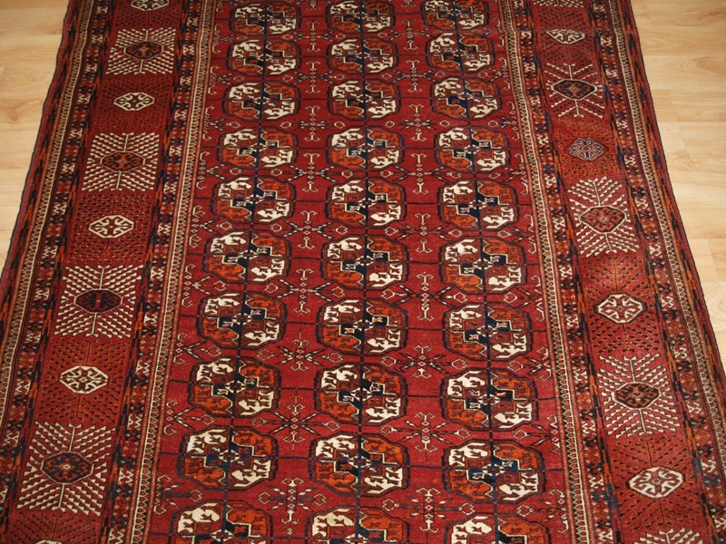 Antique Tekke Turkmen rug of classic design R-1868-cotswold-oriental-rugs-pb068115-main-637892451212288244.JPG